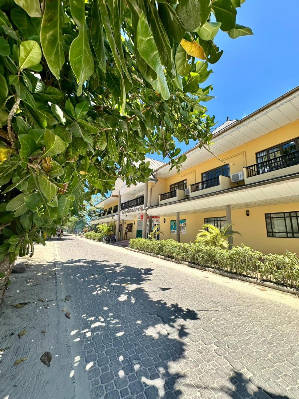 Gregoire'S Apartment La Digue Exterior photo